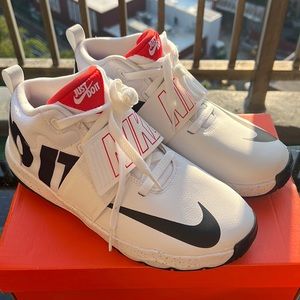 RED/ WHITE NIKE TEAM HUSTLE D 8 JDI (GS) SIZE 7